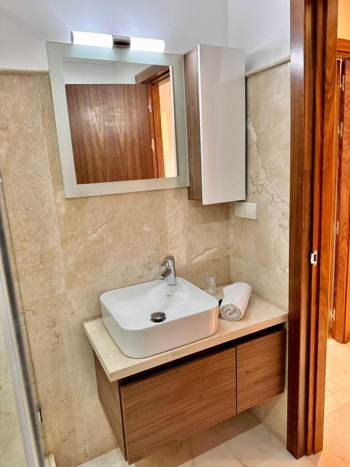 Appartement Luxueux Avec Piscine 10 Minutes Du Centre Ville Marrakesh Buitenkant foto